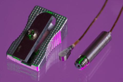 A/128 accelerometer with a sharperner