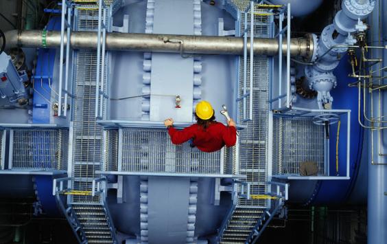 beran-person-looking-down-inside-power-station.jpg